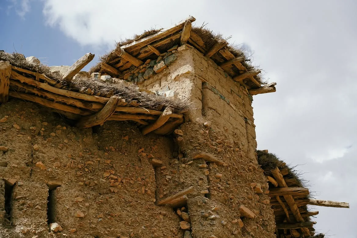 On the plateau of Aït Bouguemez stands the majestic Kasbah of Sidi Moussa. You can see it from a (1)